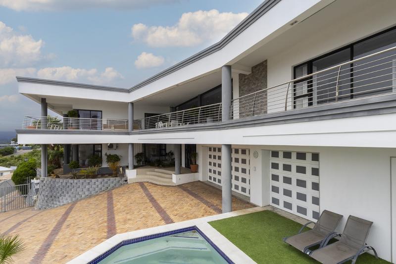 9 Bedroom Property for Sale in Gordon Heights Western Cape